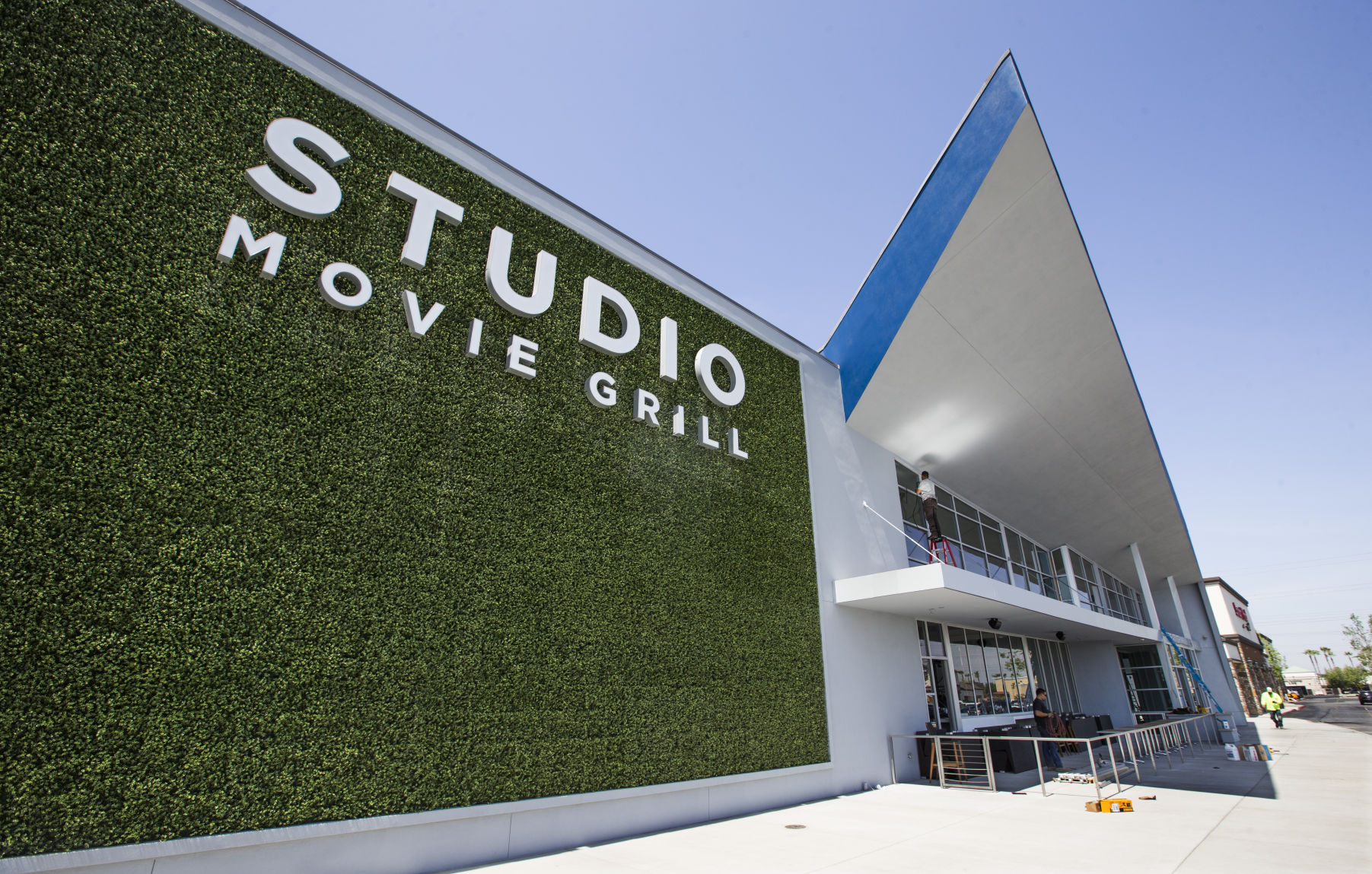 baybrook studio movie grill