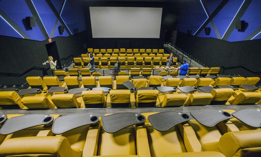 Fine dining, flicks and frozen 'ritas? Studio Movie Grill delivers |  Entertainment 