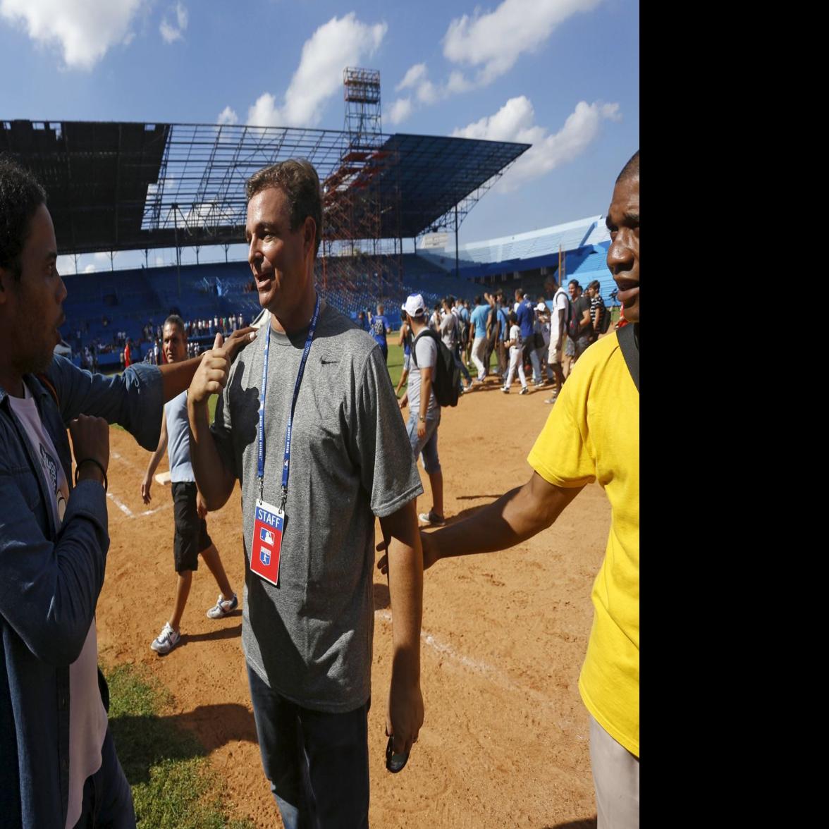 MLB: Top Cuban seeks big league dreams in US
