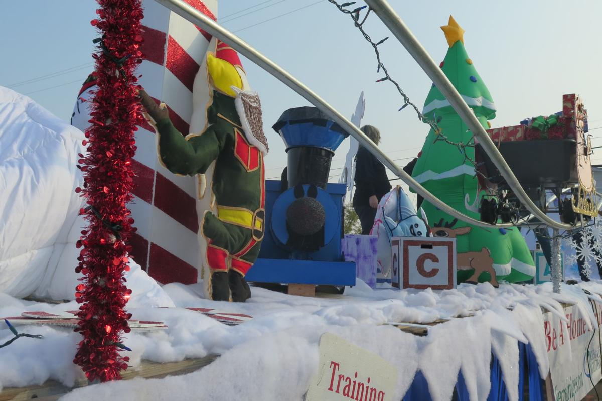 Bakersfield 34th Annual Christmas Parade Floats Multimedia