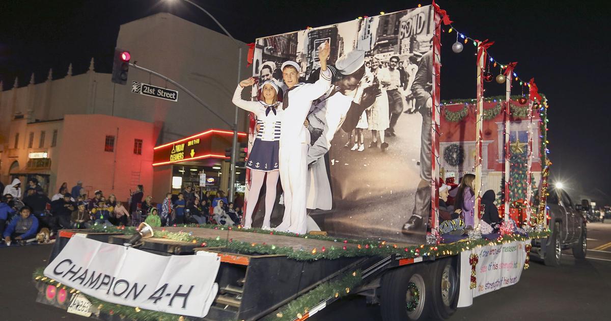 Enter to win chance to get married at Bakersfield Christmas Parade