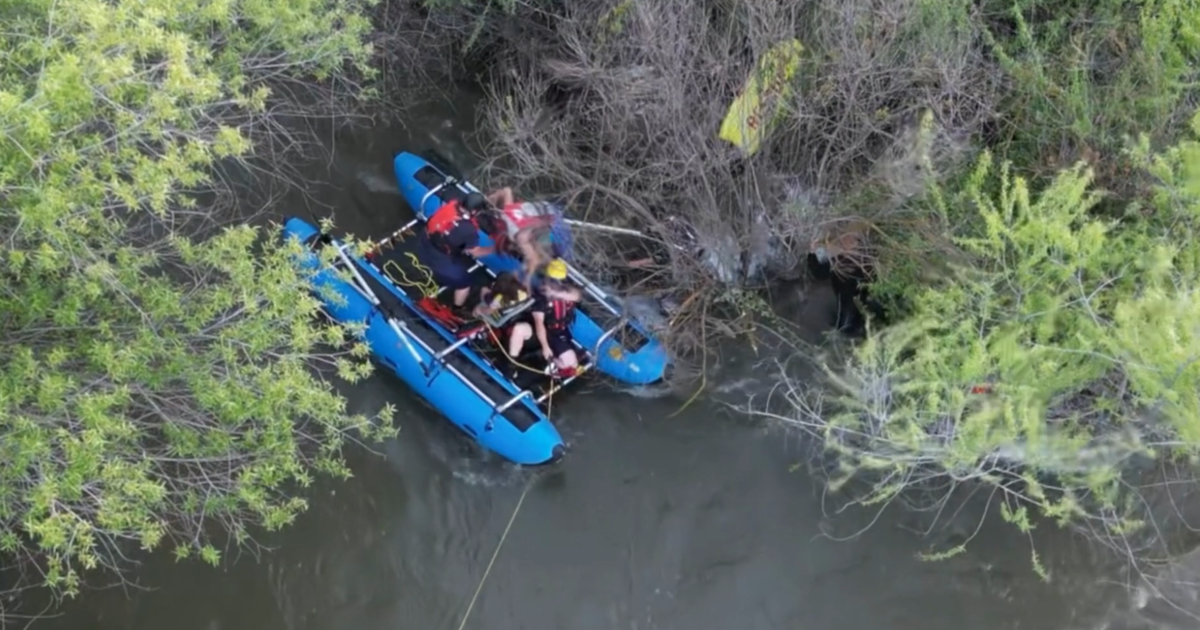 BFD, KCFD rescue 3 from Kern River | News | bakersfield.com