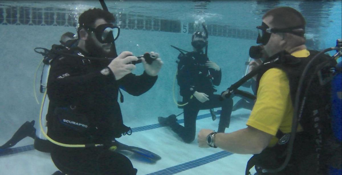 Healing Through Scuba Diving Yes Say Local Volunteers Who Teach Diving To Disabled Vets News Bakersfield Com