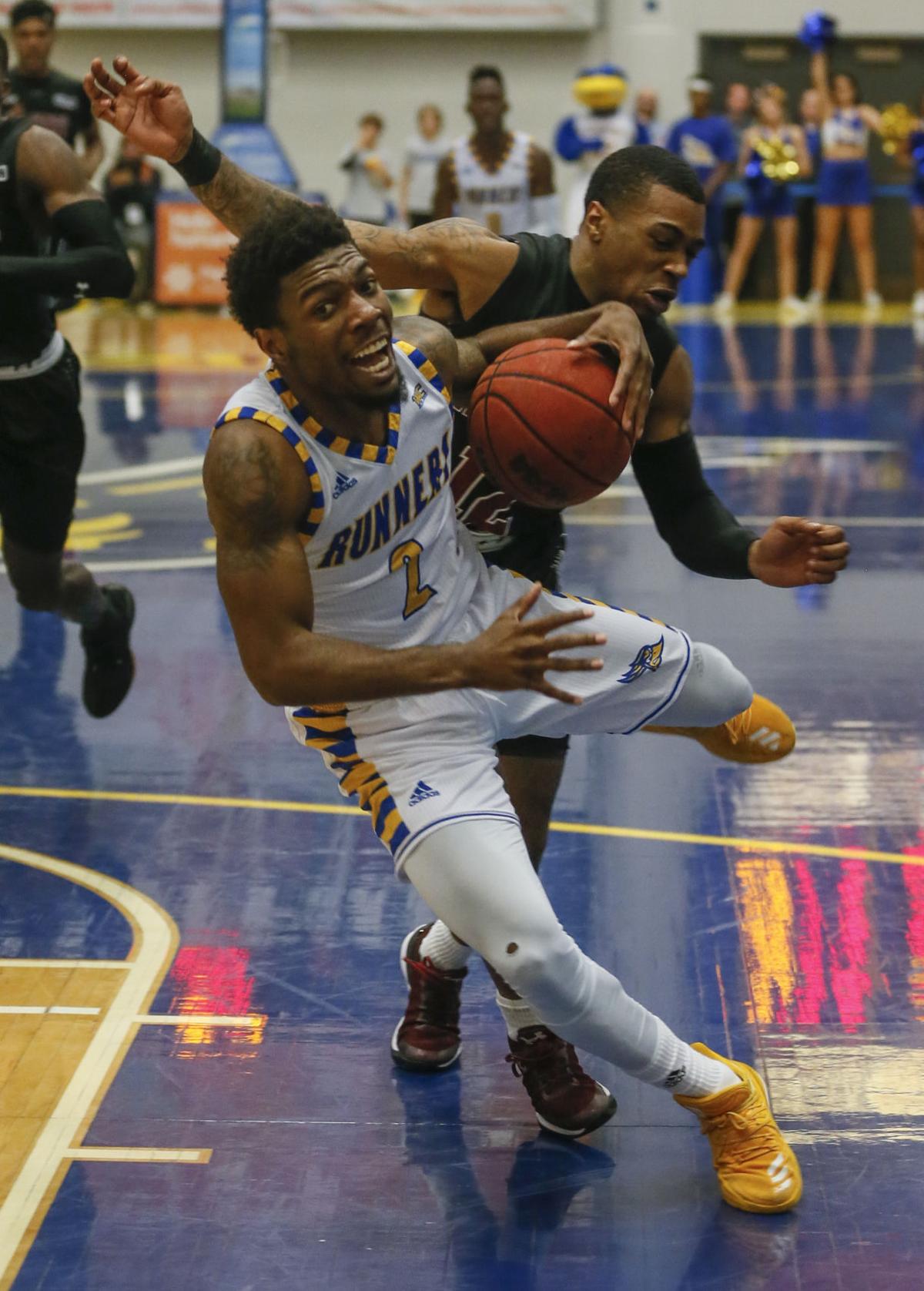 New Mexico St Pulls Away In Second Half To Beat Csub Men S