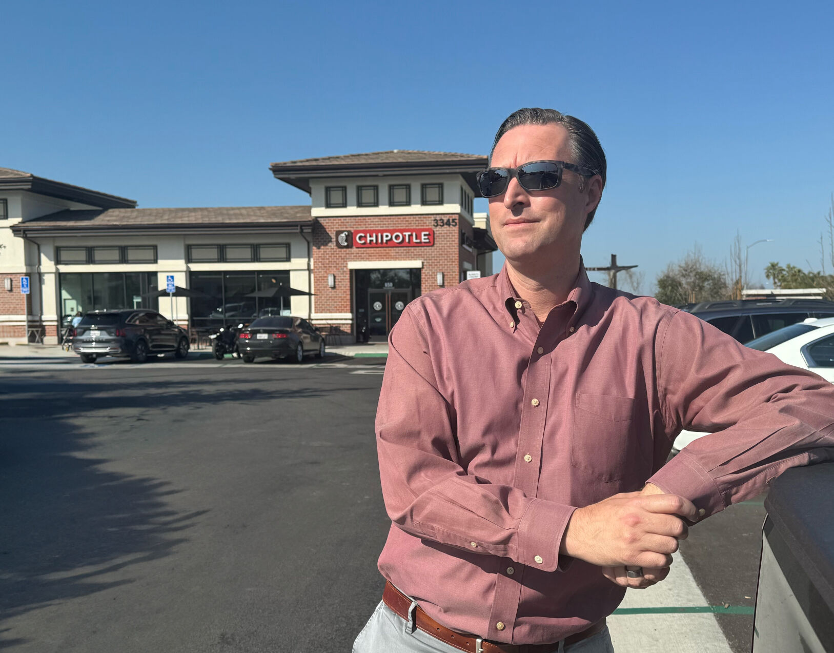 bakersfield.com - BY JOHN COX
jcox@bakersfield.com - New stores on the way - assuming developers find loans