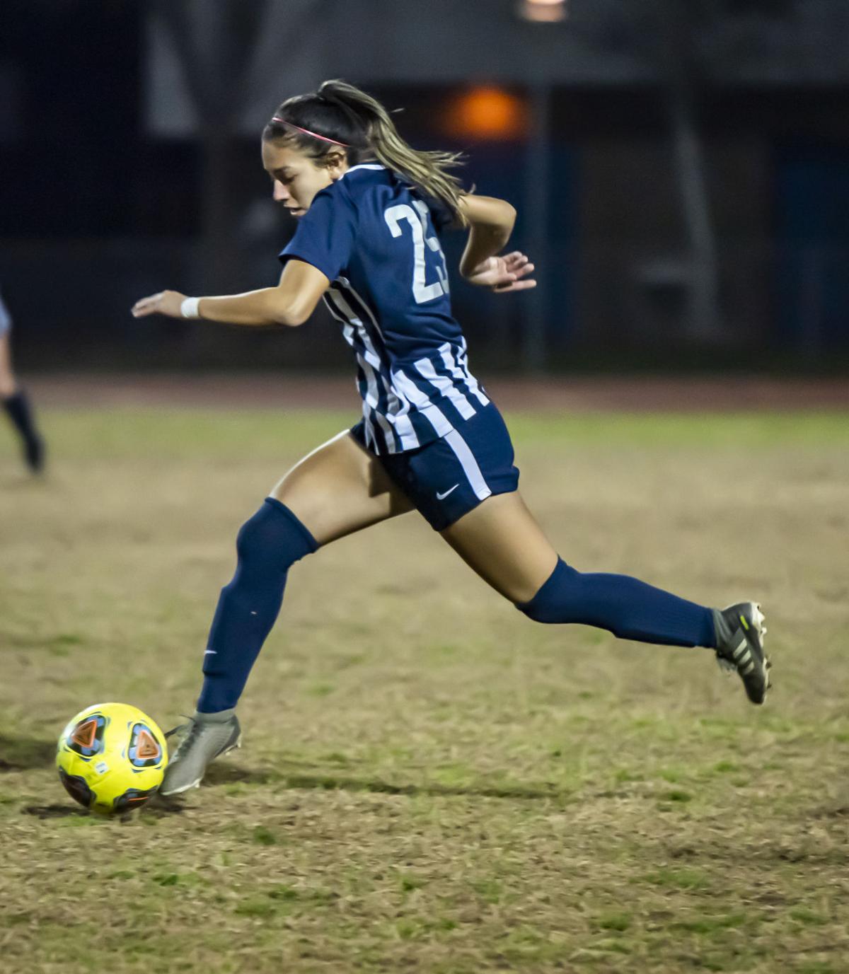 Patriot Girls Catch Fire Vs Stockdale Take Control Of Swyl Bvarsity Bakersfield Com Patriot Girls Catch Fire Vs Stockdale Take Control Of Swyl Bvarsity Bakersfield Com