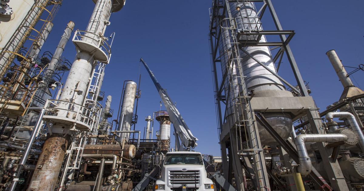 Refinery wins permit to extract, reincorporate hydrogen