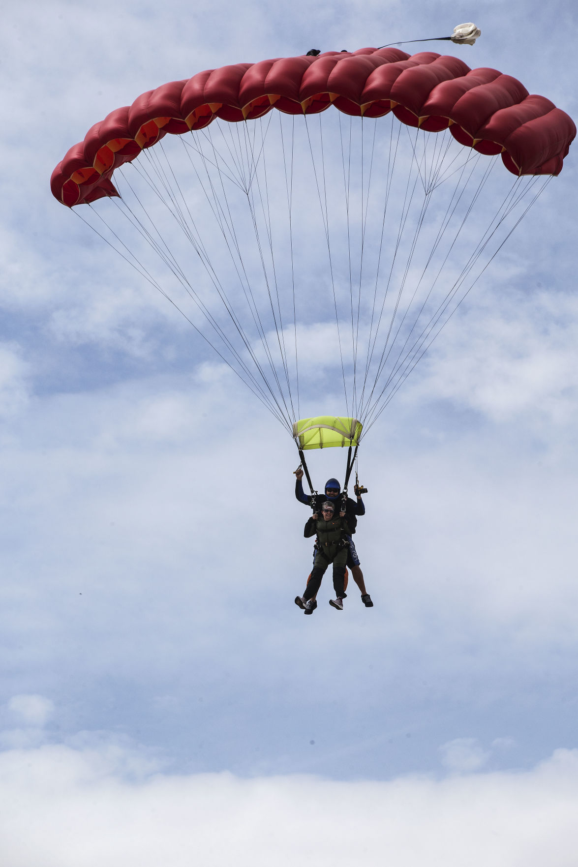 PHOTO GALLERY Vets go skydiving News