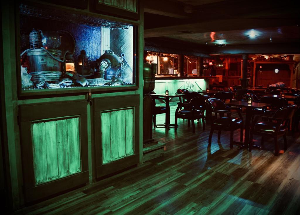 The Spot Restaurant & Tiki Bar3204 Seawall, Scenes from The…
