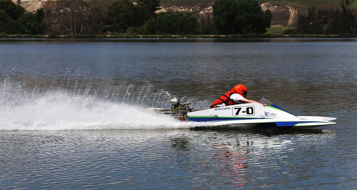 PHOTO GALLERY Racing on the water of Lake Ming News