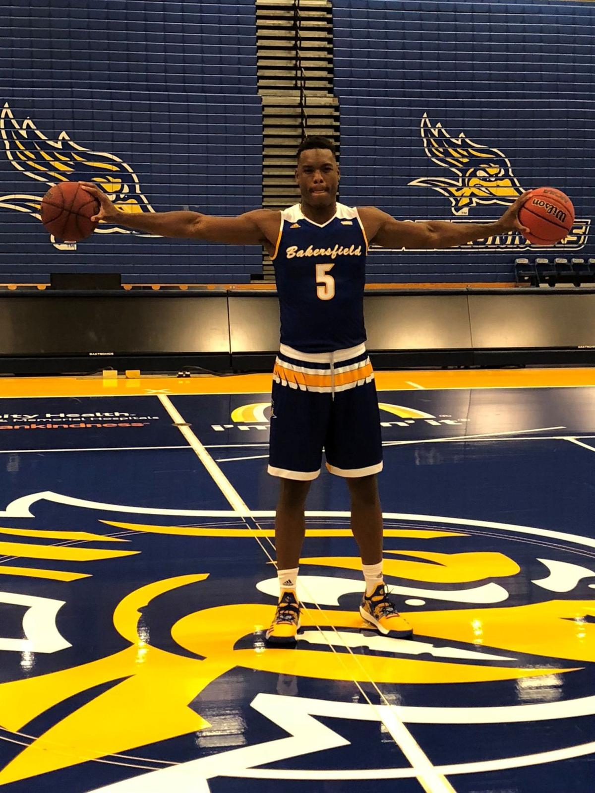 Csub Men S Basketball Signs Two Big Men Sports Bakersfield Com
