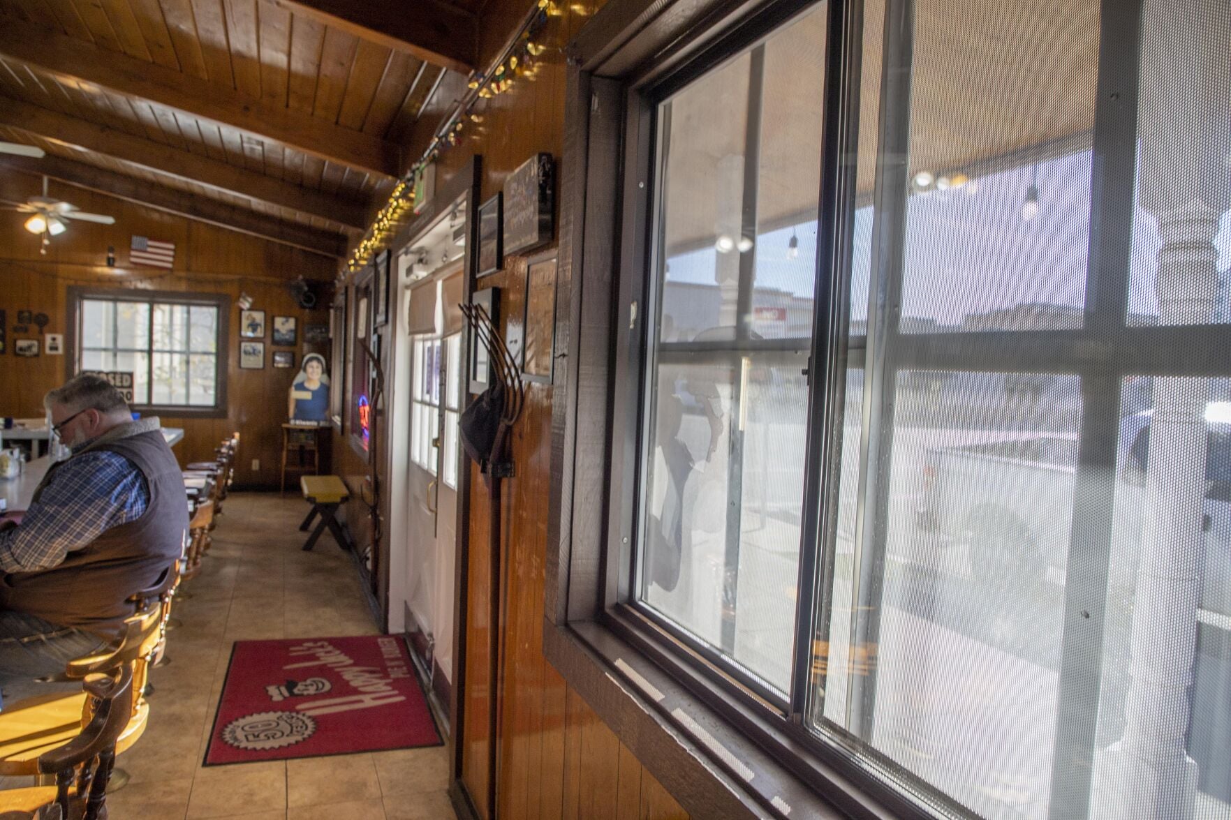 news picture from title