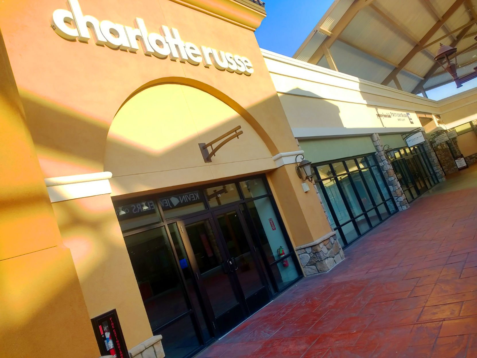 vans store in sierra vista mall