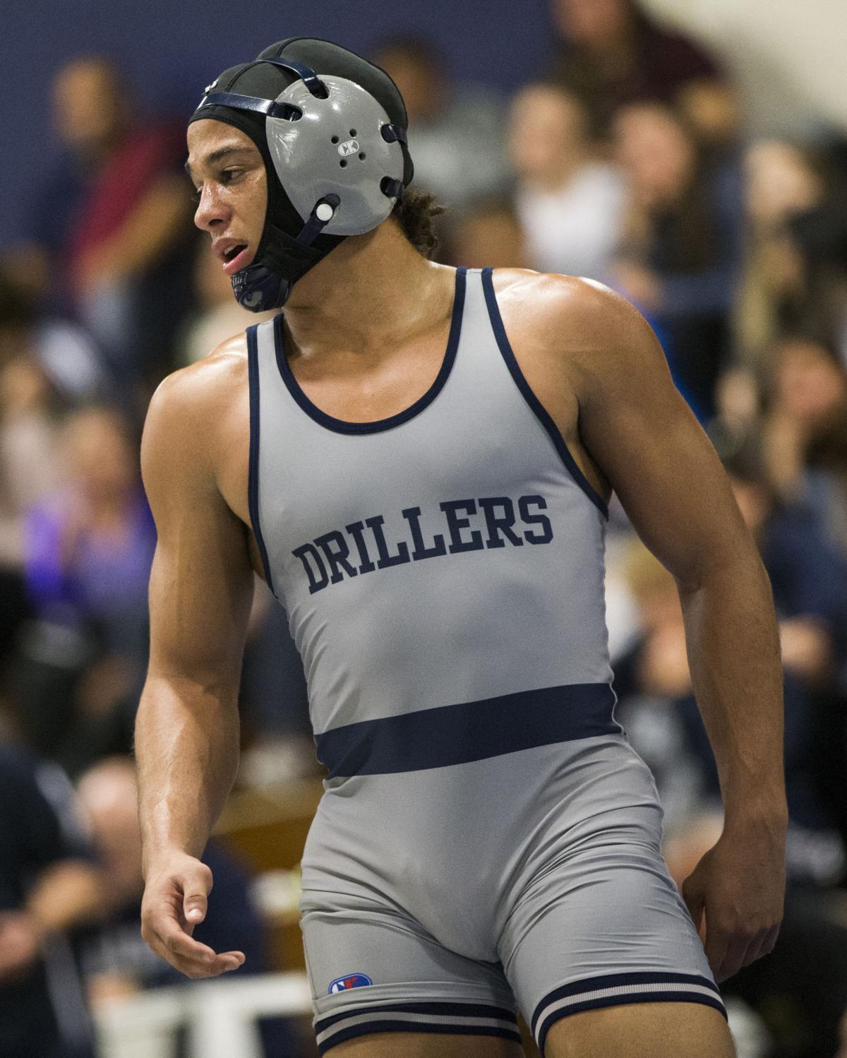 Photo Gallery Bakersfield versus Frontier Wrestling BVarsity