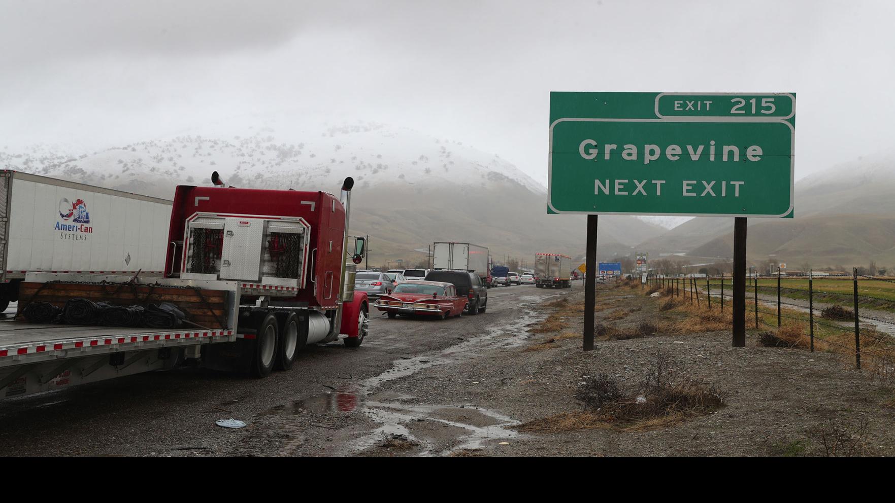Drivers Brave The Elements As Grapevine Tehachapi Pass Close