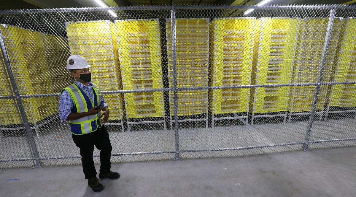 Amazon unveils distribution center, begins mass hiring News