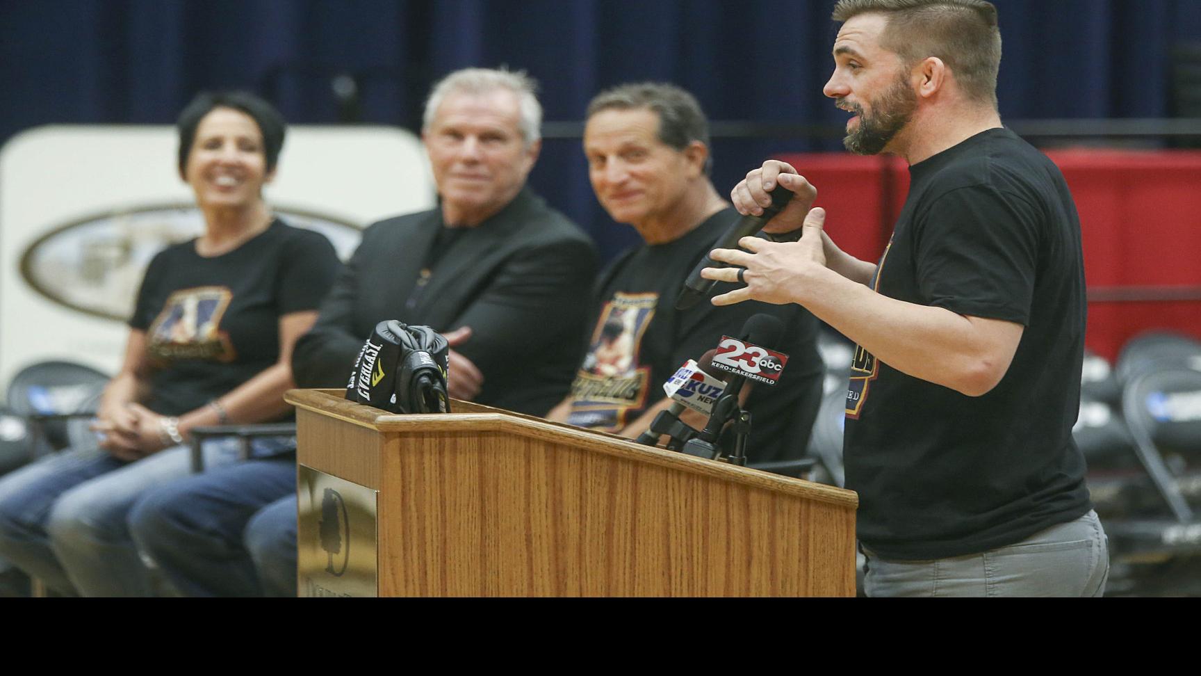 Cobb Headlines First Mma Fight Club Show Sports Bakersfield Com
