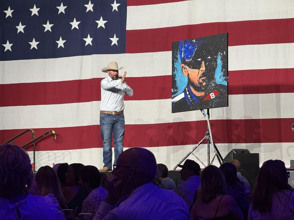 Dale Earnhardt Jr. comes to 'Kevin Harvick country,' expresses personal  appreciation for hospice care | News | bakersfield.com, image size:1024x768