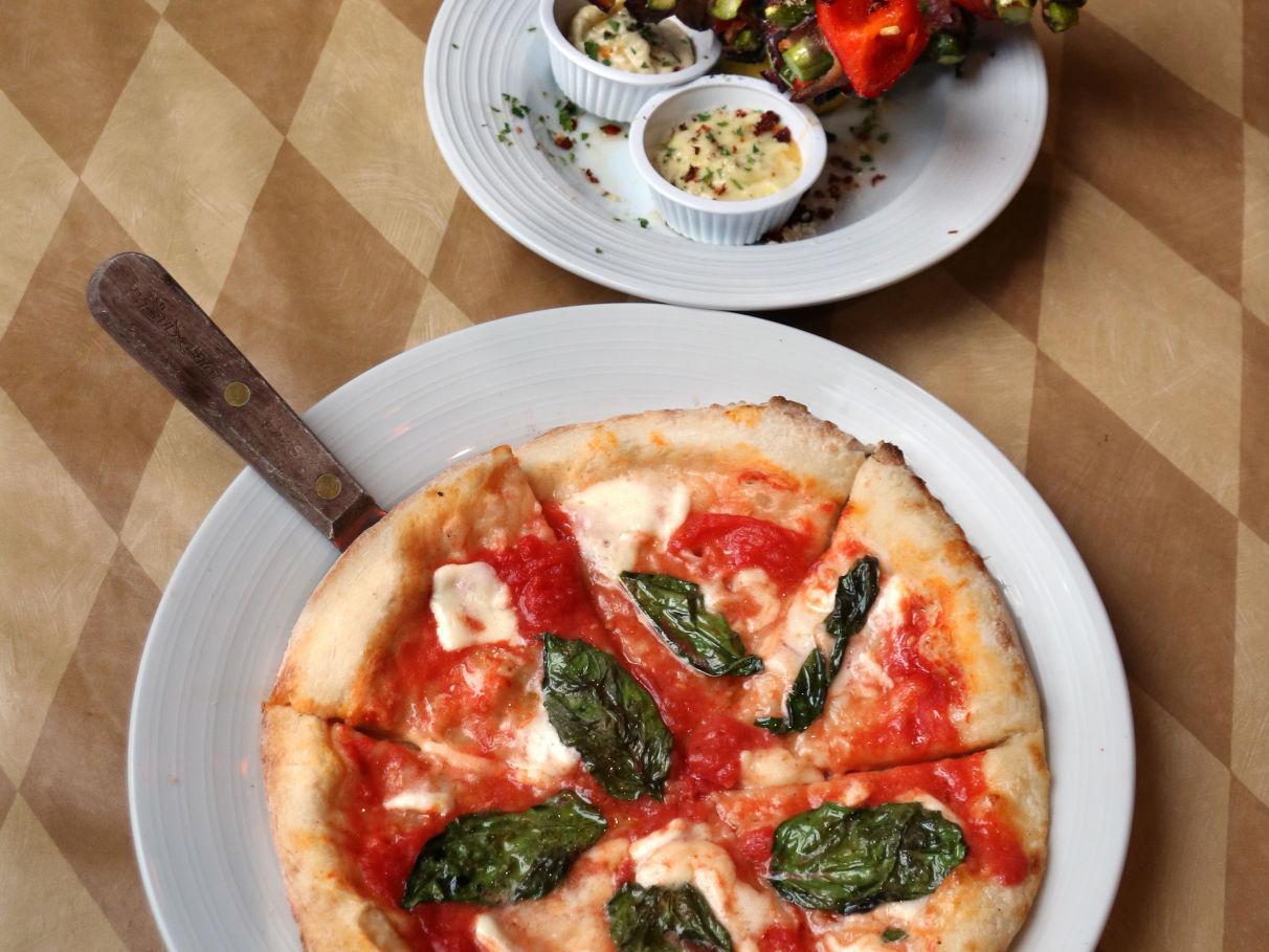 Dining Divas Frugatti S Italian Eatery Bakersfield Life