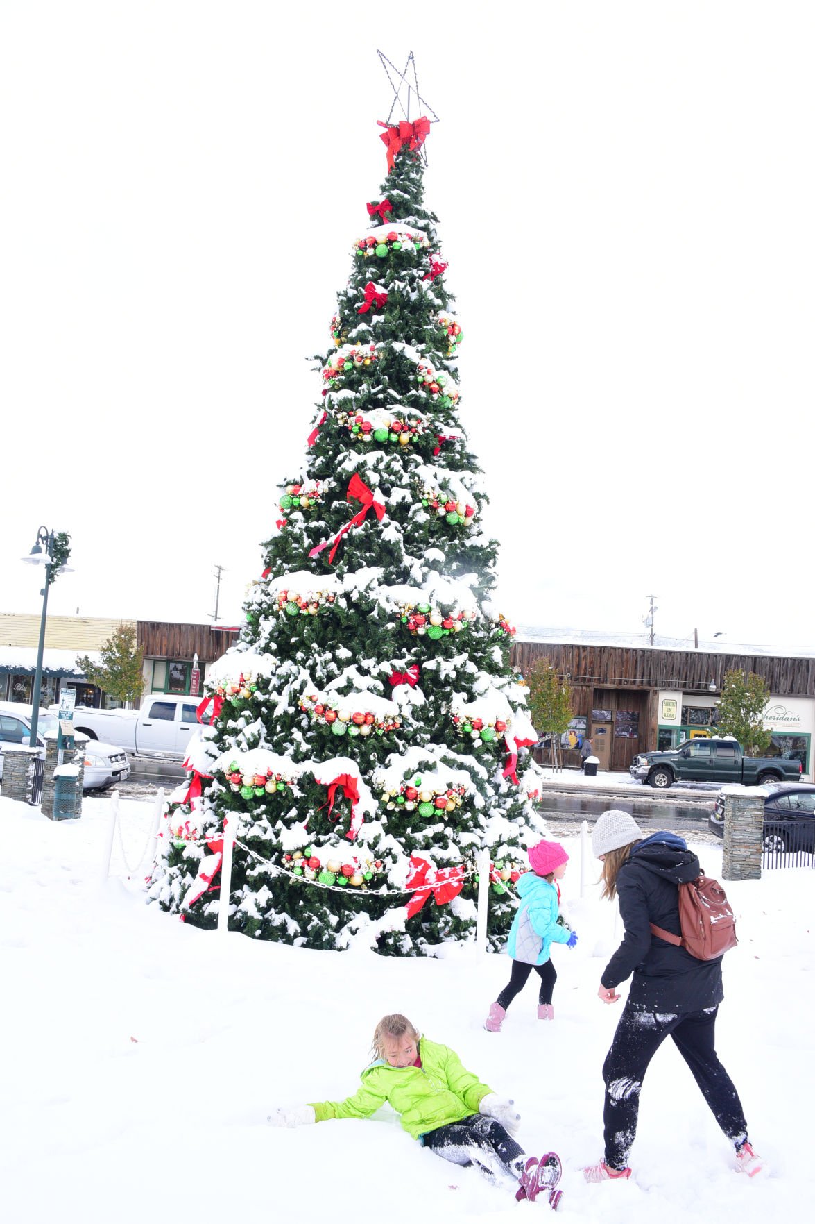 Snow blankets Tehachapi News