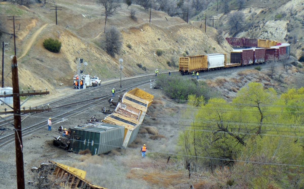 Train derails in Tehachapi News