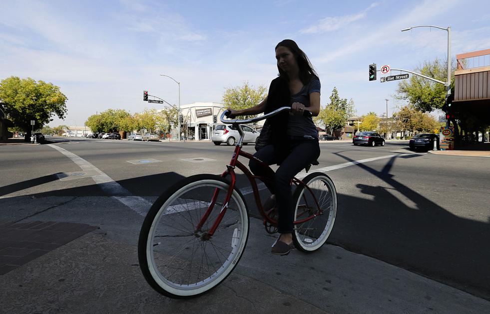 It S Dangerous Out There City Looks At Bicycle Pedestrian Road Fatalities News Bakersfield Com