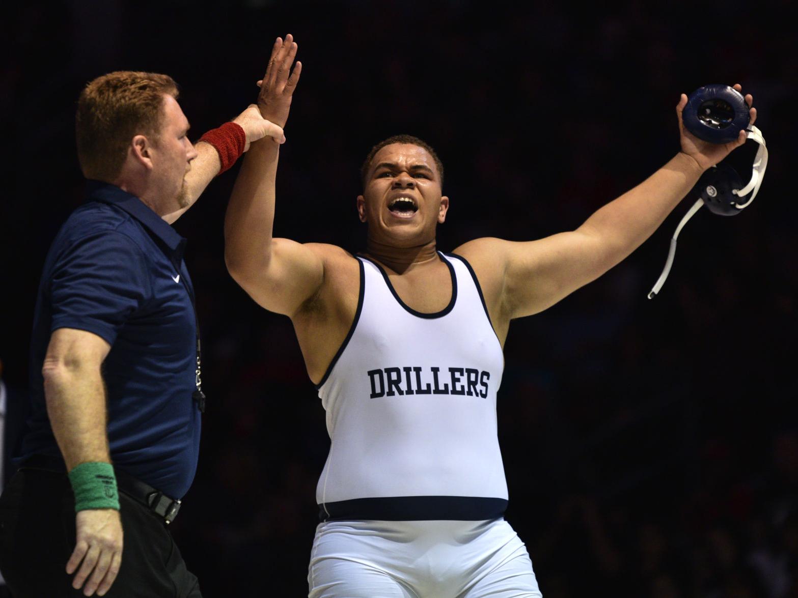Bakersfield High Heavyweight Josiah Hill Wins Cif State Wrestling Championship Sports Bakersfield Com California High School Wrestling Championship 2022