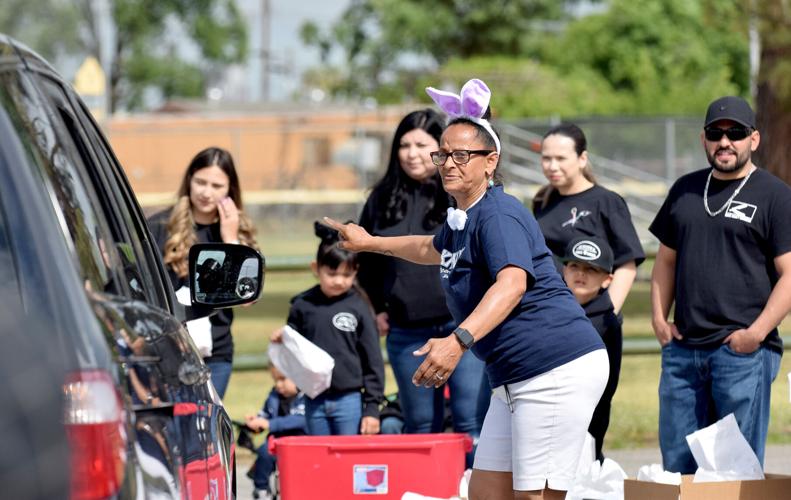 Kiwanis Club marks Easter with 'eggvent' drivethru The Delano Record