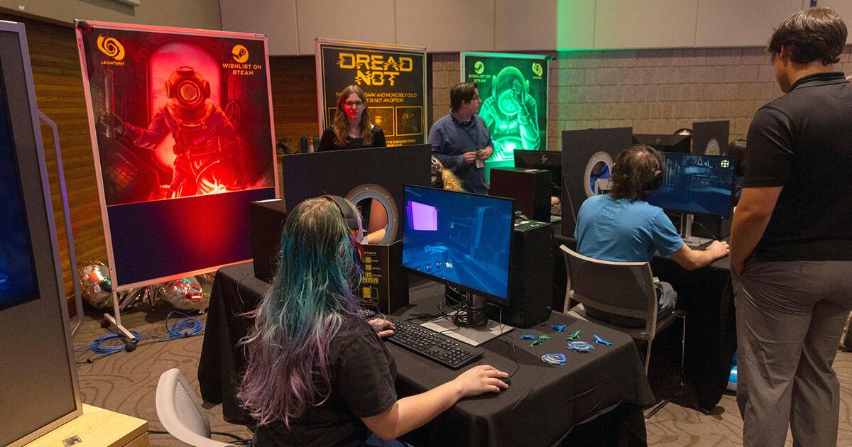 UW-Stout students’ submarine survival game surfaces to victory at M+DEV, the Midwest’s biggest game industry event