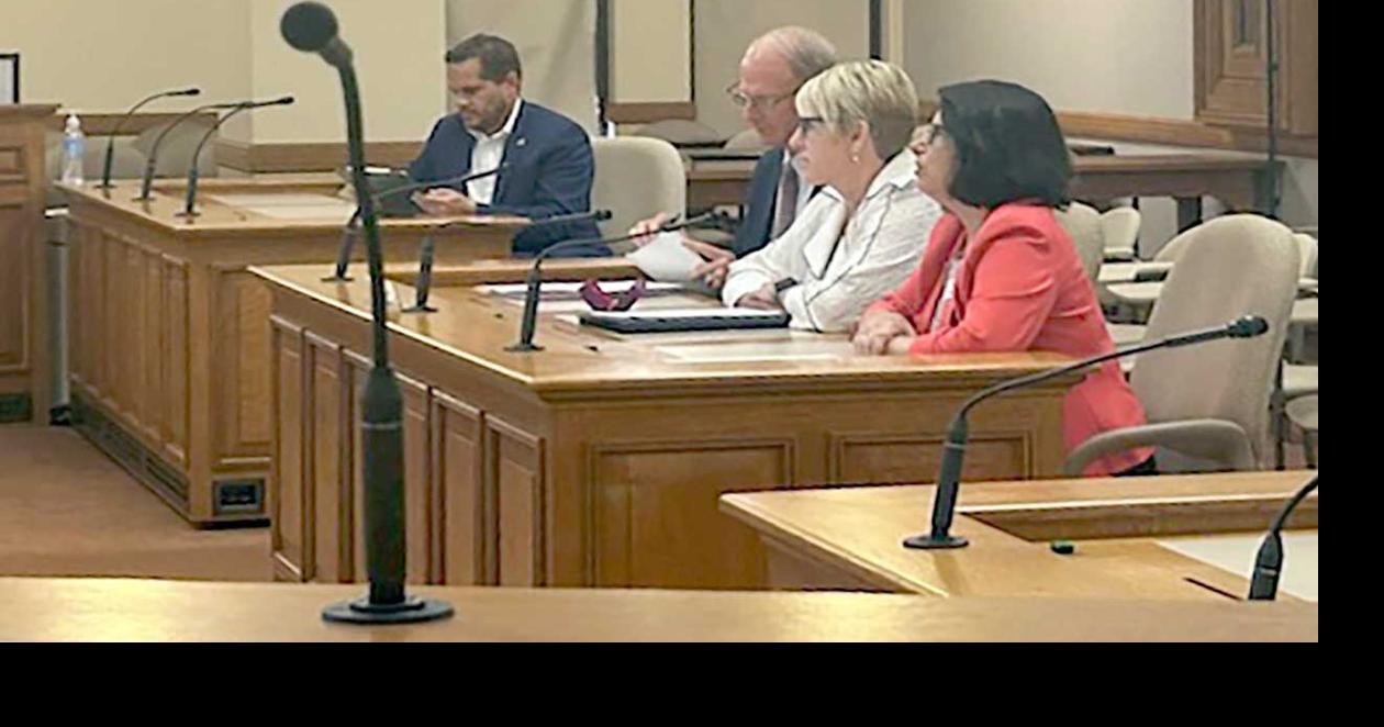 Chancellors advocates for changing the WisconsinMinnesota tuition