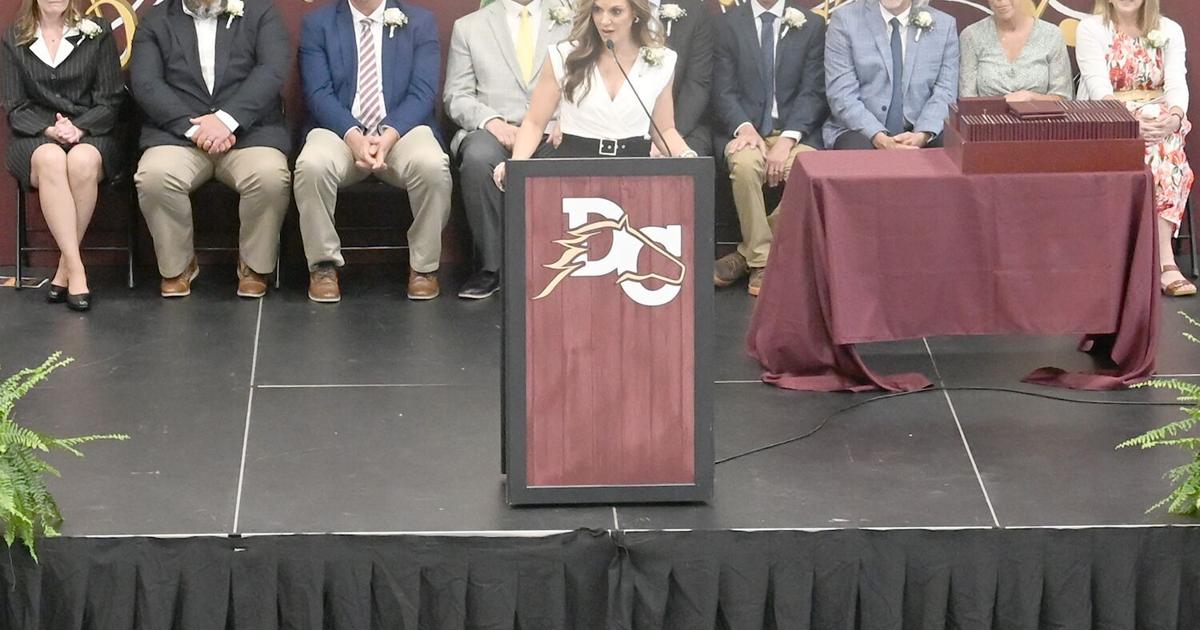 Davis County High School graduates 99 seniors | News | bdemo.com