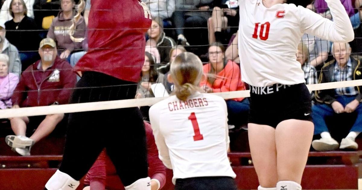 Hitting struggles lead to loss in close Chariton match