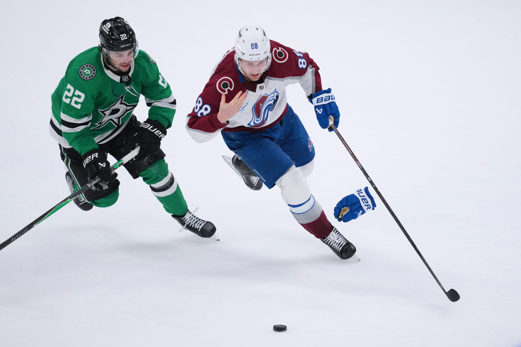 Avalanche beat Stars 5-4 in a shootout, ending Dallas' 10-game winning ...