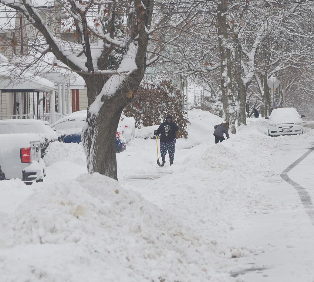 Digging out after the storm | Local News | beloitdailynews.com