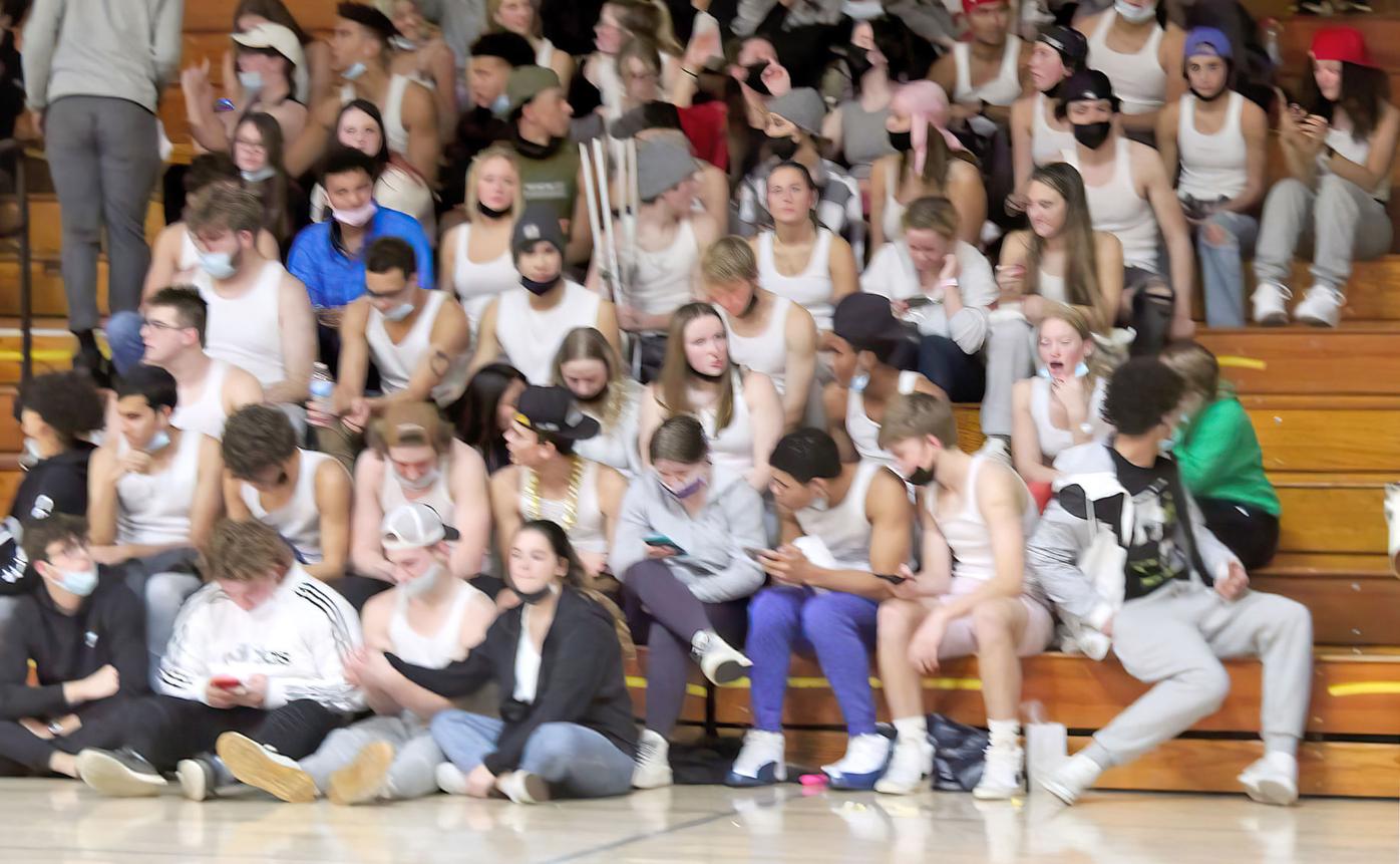 Gangster Outfits Called Insensitive Share Beloitdailynews Com