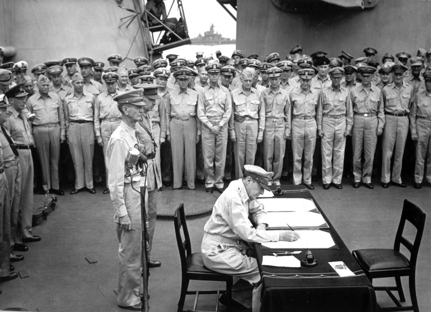 Historical photos of the Empire of Japan's 1945 unconditional surrender