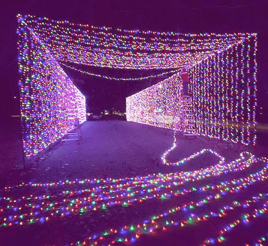 Lighted displays visitors in Stateline Area Local News