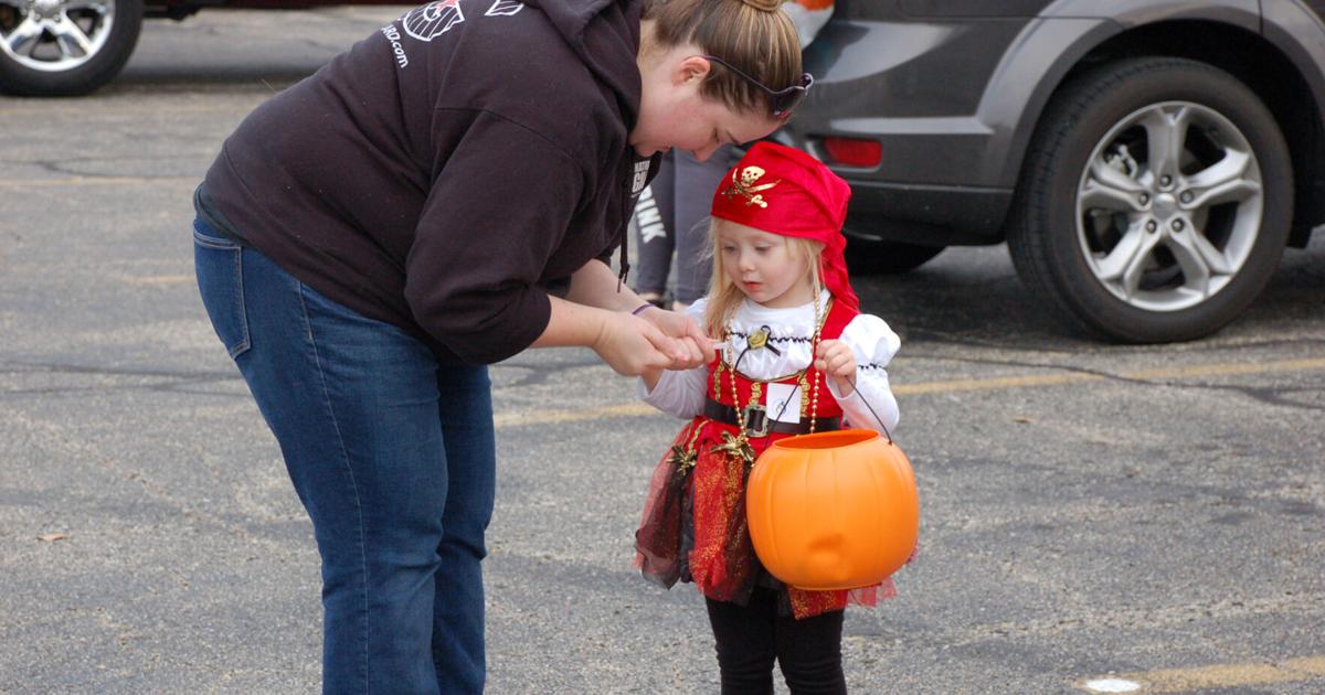 Pumpkin walk, trunk or treat, costume parade planned in Beloit area