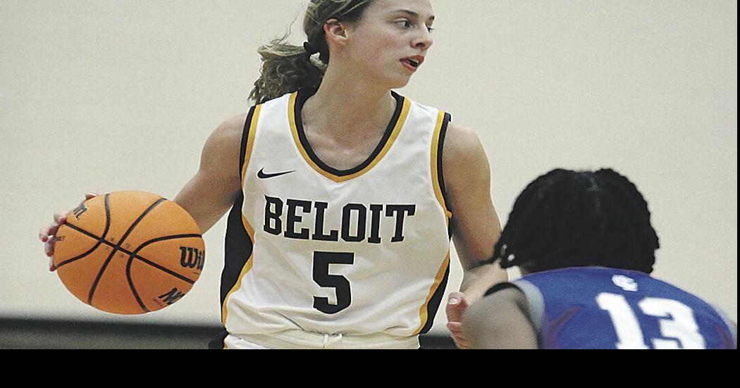 Beloit College junior Elizabeth Kalk repeats as AllMWC Second Teamer