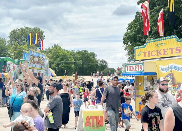 Shopiere Days kicks off summer with fireworks, music and sweet treats