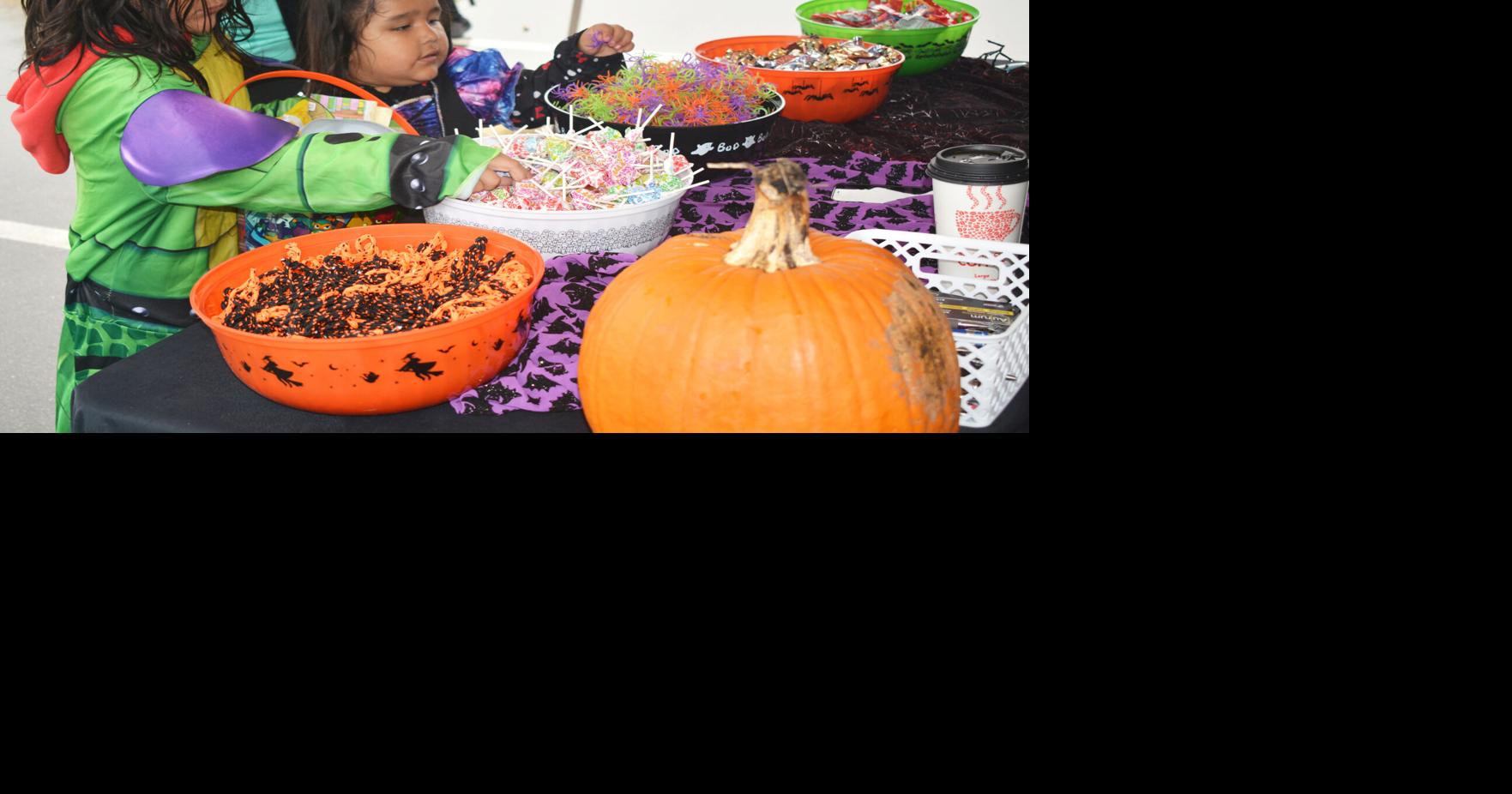 Beloit Trunk or Treat goes on in spite of sprinkles Local News