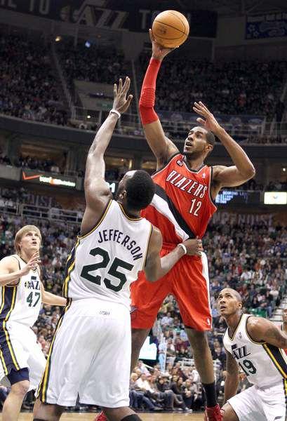 Aldridge Scores 26 Blazers Upset Jazz No 6 Pitt Knocks Off No 4