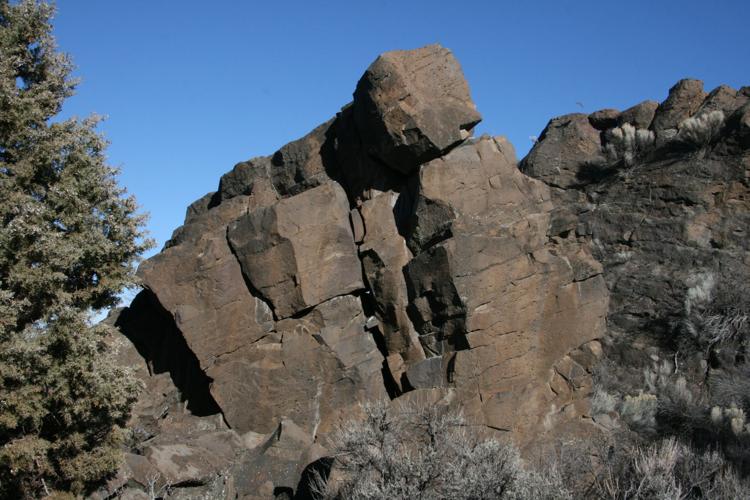 Central Oregon winter hiking: Badlands Rock Trail (copy) (copy) (copy)