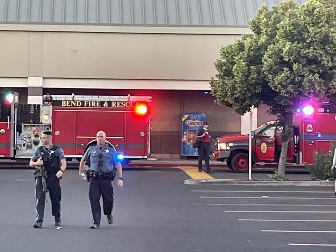 Gunman Kills Two People in Oregon Mall, Then Shoots Himself
