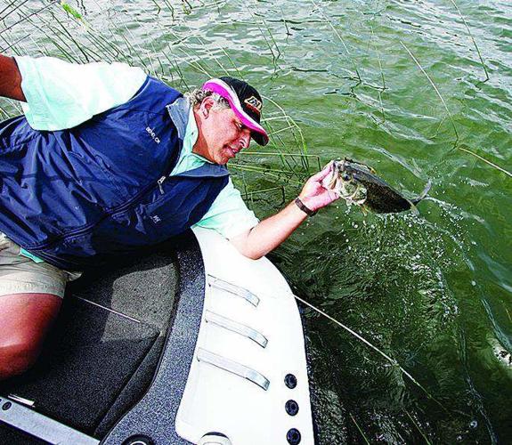 Anglers weigh debate on noise fish-finders make, In The Outdoors, Sports