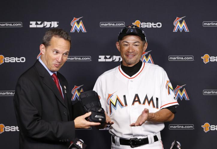 Ichiro, noted baseball history buff, gives to Hall