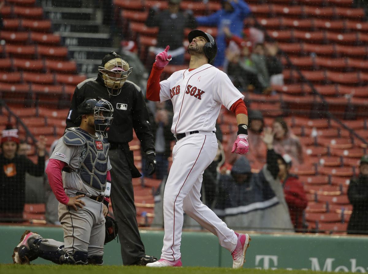 Jon Lester helps Red Sox complete sweep of Royals