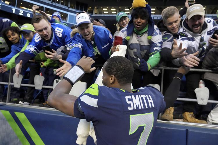 Geno Smith gets the spotlight after new deal with Seahawks