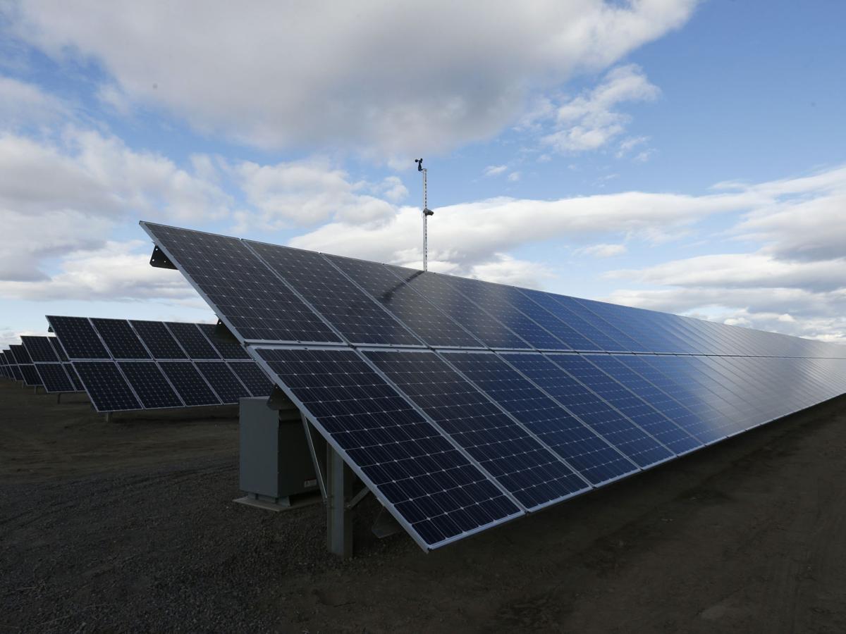 Solar Firm Breaks Ground On 56 Megawatt Array Business Bendbulletin Com