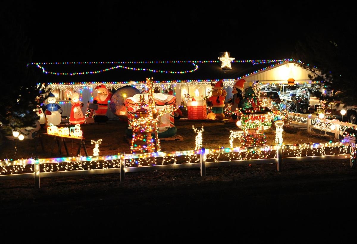 Central Oregon Christmas lights lifestyle